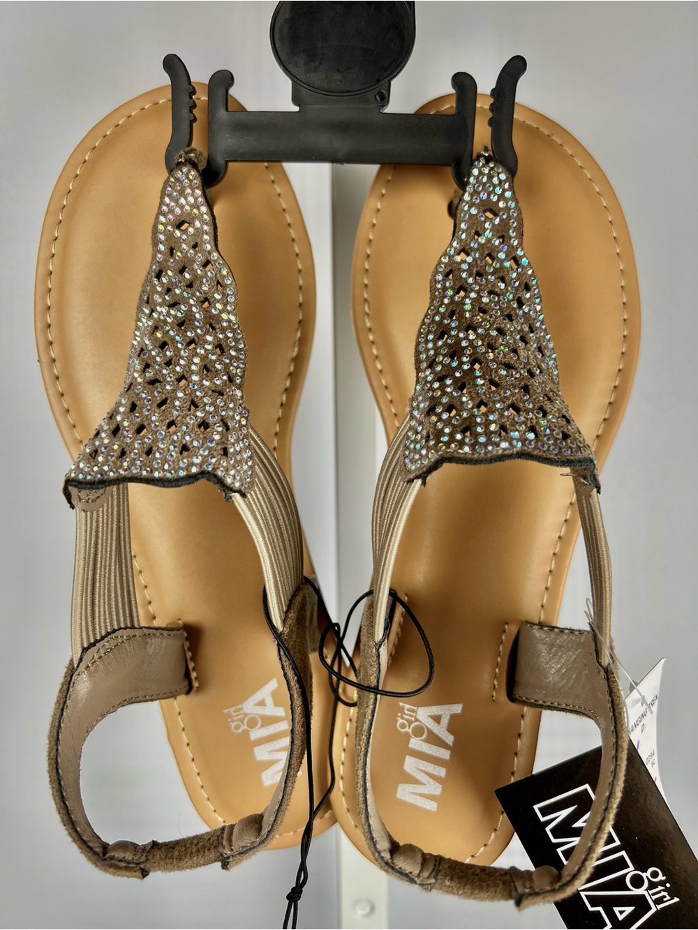 ✨ NWT Mia Girl Selinia Taupe Laser Cut Rhinestone Slingback Sandals Size 9
